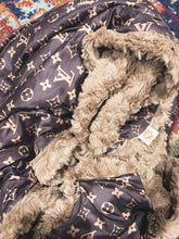 Load image into Gallery viewer, Boujee Luxe Heavy Fur Blanket
