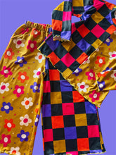 Load image into Gallery viewer, Floral Checkered
